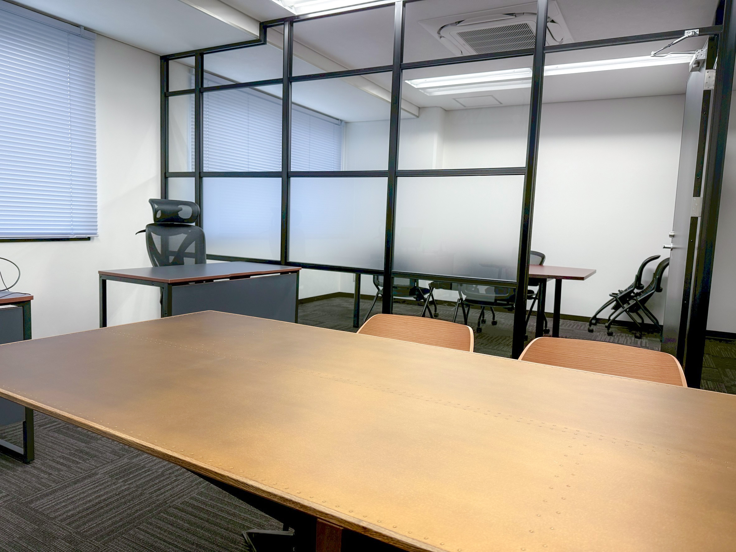 WEB課の執務スペース